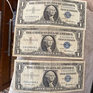 1957 Silver Certifícate’s lose so will just come in a envelope. (3) 1957’s